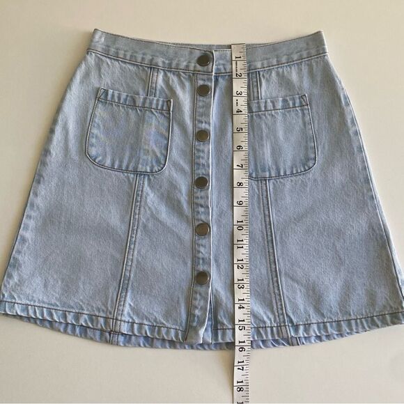 Urban Outfitters BDG Light Wash Denim Button-Front Mini Cargo Skirt Size XS - Picture 8 of 12